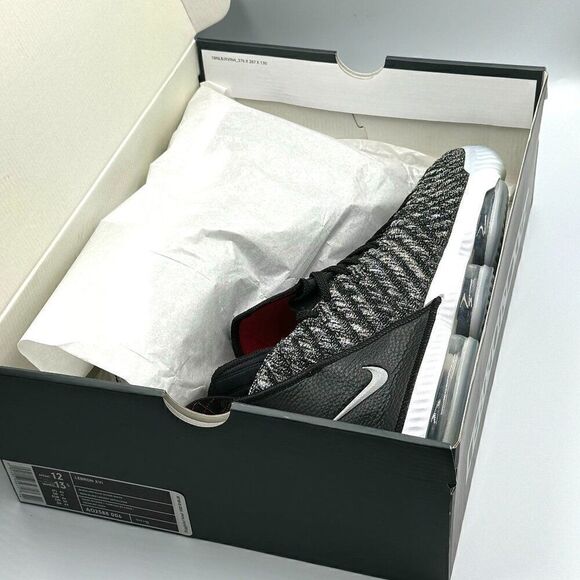 Nike LeBron 16 'Oreo' (2018) - Picture 2 of 13